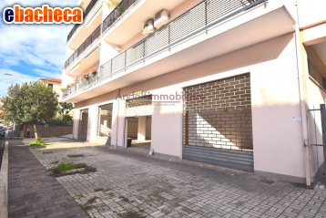 locale commerciale in vendita ad Itri