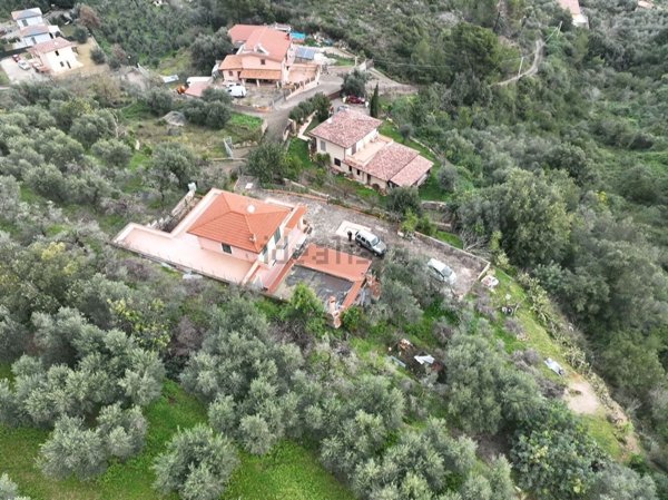 casa indipendente in vendita ad Itri