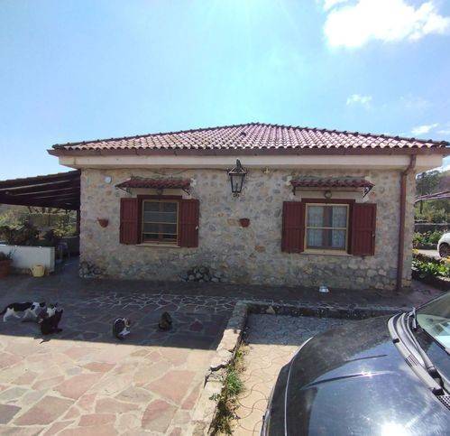 casa indipendente in vendita ad Itri