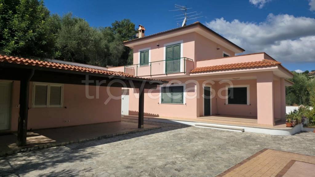casa indipendente in vendita ad Itri