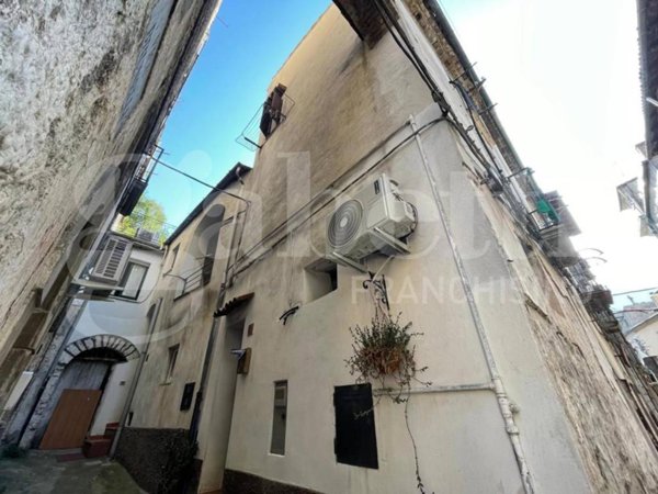casa indipendente in vendita ad Itri