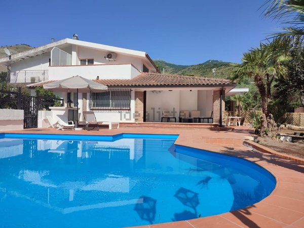 casa indipendente in vendita ad Itri