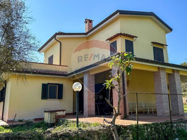 casa indipendente in vendita ad Itri