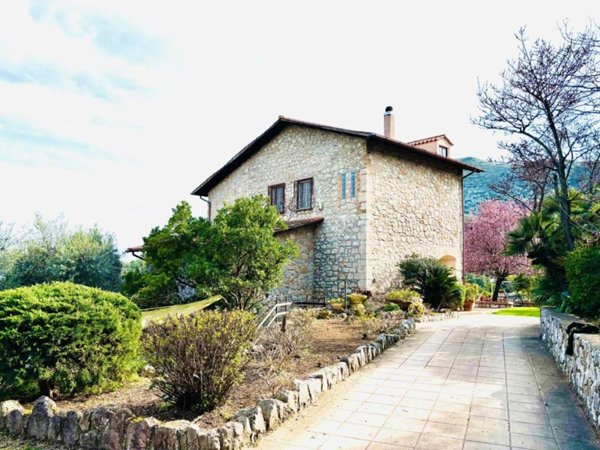 casa indipendente in vendita ad Itri