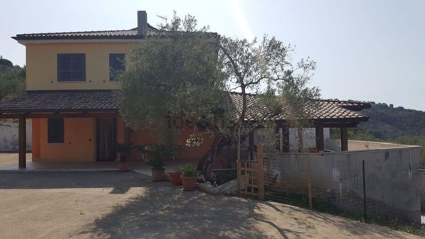 casa indipendente in vendita ad Itri