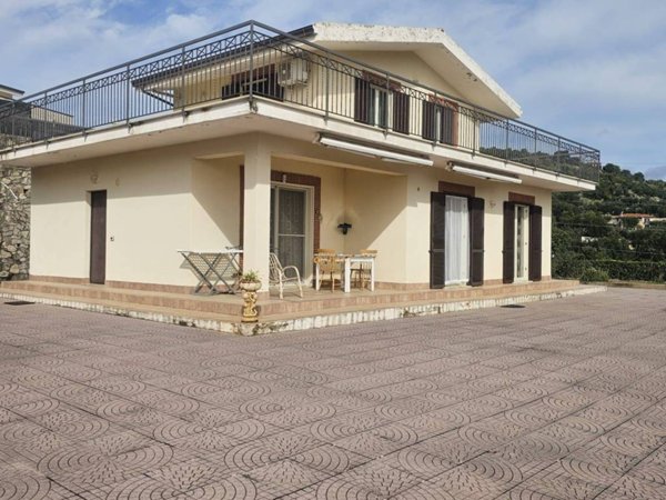 casa indipendente in vendita ad Itri