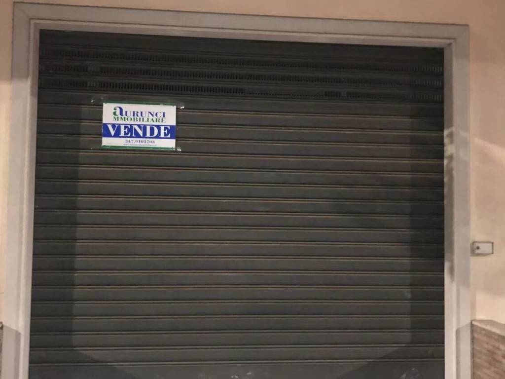 negozio in vendita ad Itri
