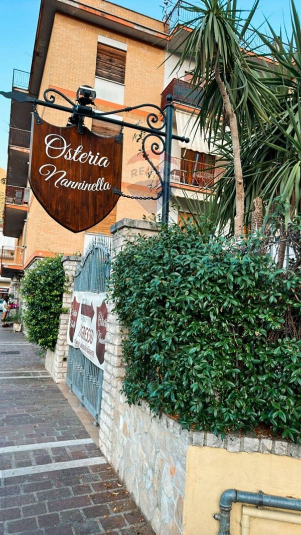 locale commerciale in vendita ad Itri