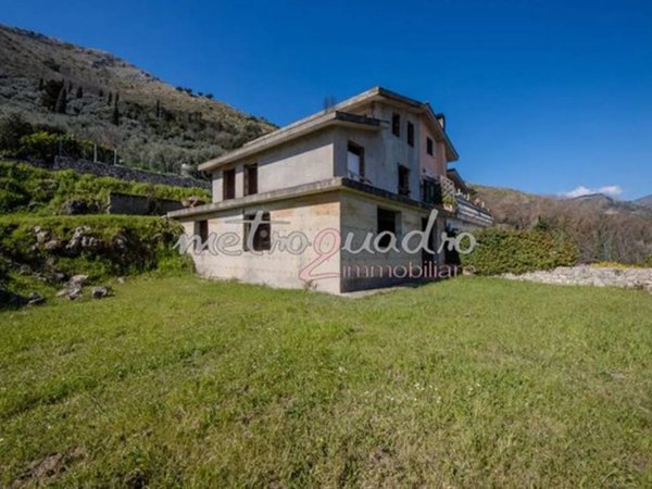 intera palazzina in vendita ad Itri