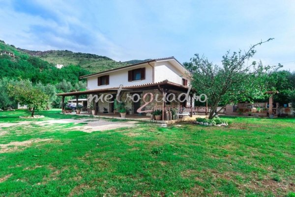 casa indipendente in vendita ad Itri