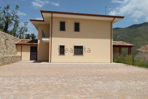 casa indipendente in vendita ad Itri