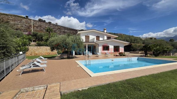 casa indipendente in vendita ad Itri