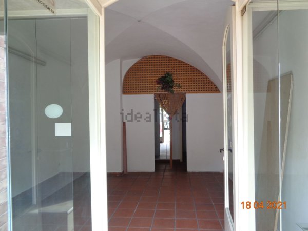 locale commerciale in vendita ad Itri