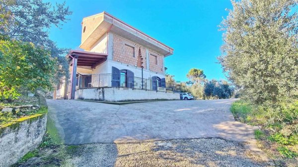 casa indipendente in vendita ad Itri