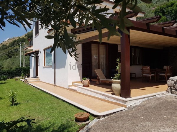 casa indipendente in vendita ad Itri