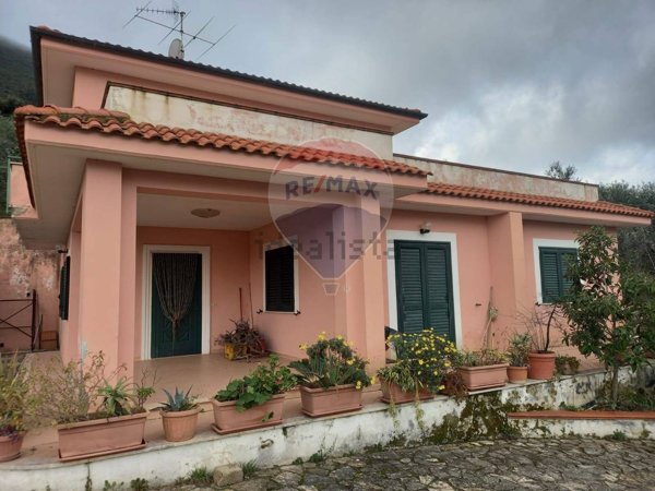 casa indipendente in vendita ad Itri