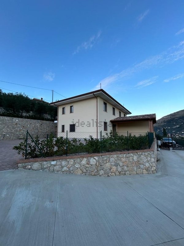 casa indipendente in vendita ad Itri