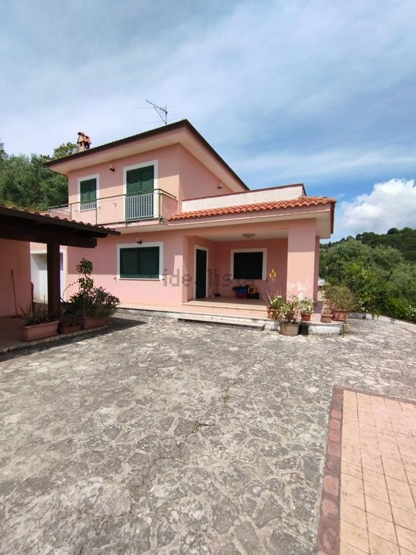 casa indipendente in vendita ad Itri