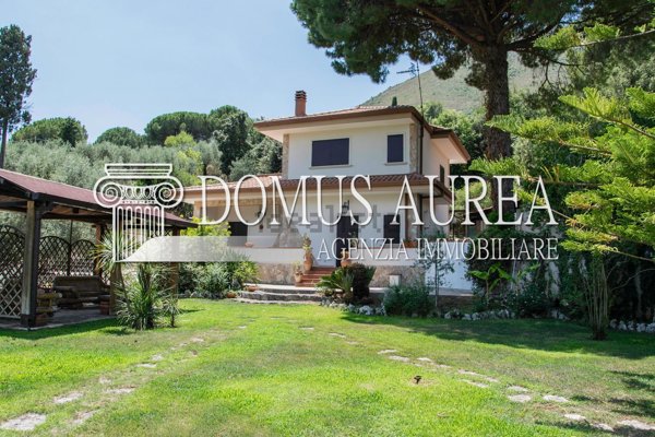 casa indipendente in vendita ad Itri