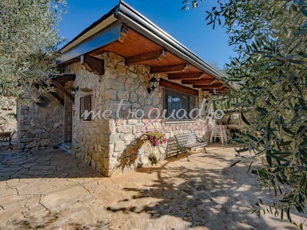 casa indipendente in vendita ad Itri