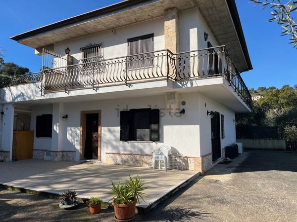 casa indipendente in vendita ad Itri