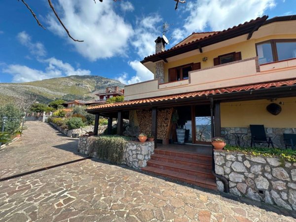 casa indipendente in vendita ad Itri