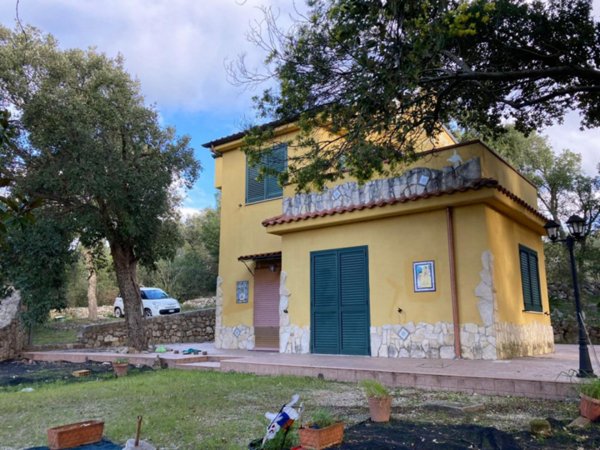 casa indipendente in vendita ad Itri