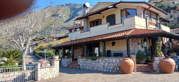 casa indipendente in vendita ad Itri