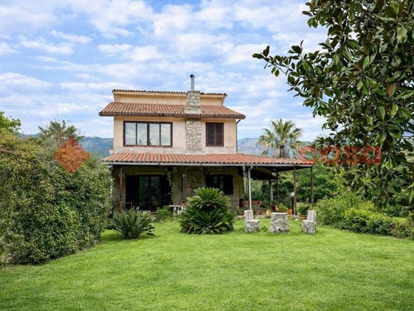 casa indipendente in vendita ad Itri