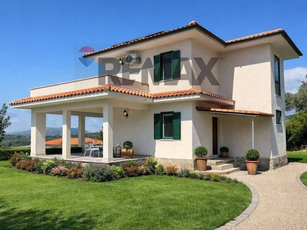 casa indipendente in vendita ad Itri