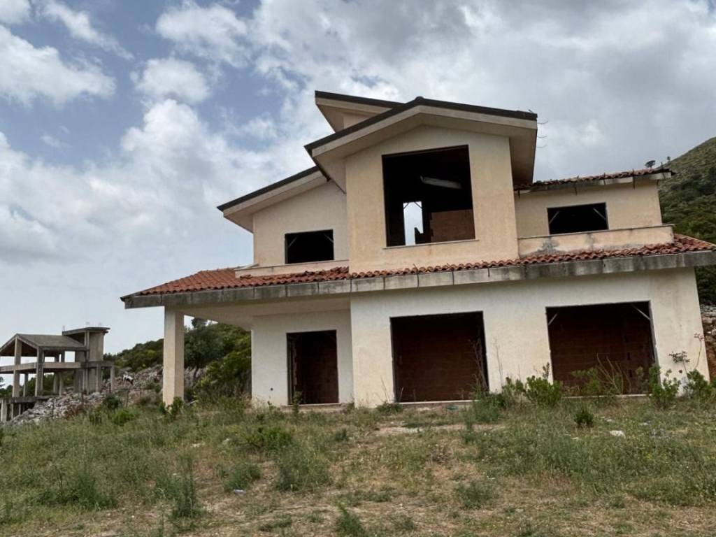 casa indipendente in vendita ad Itri