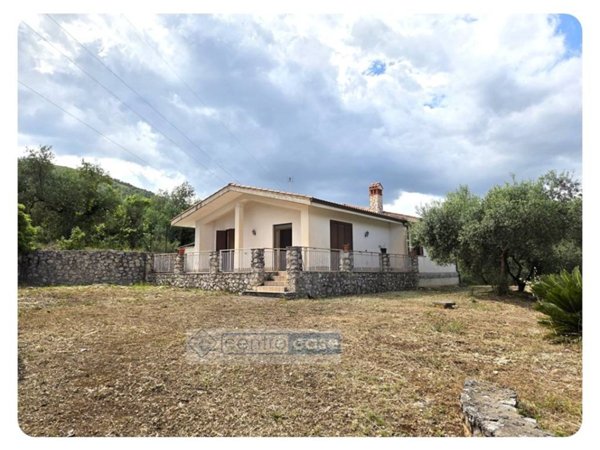 casa indipendente in vendita ad Itri