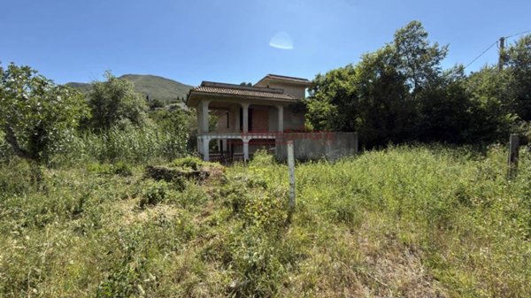 casa indipendente in vendita ad Itri