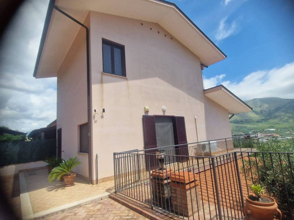 casa indipendente in vendita ad Itri