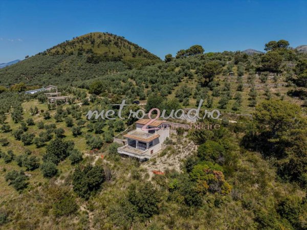 casa indipendente in vendita ad Itri