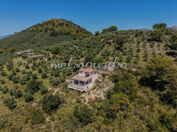 casa indipendente in vendita ad Itri