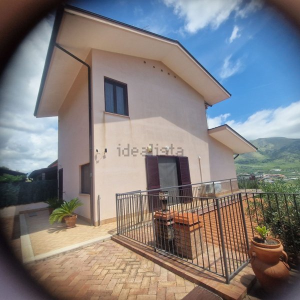 casa indipendente in vendita ad Itri