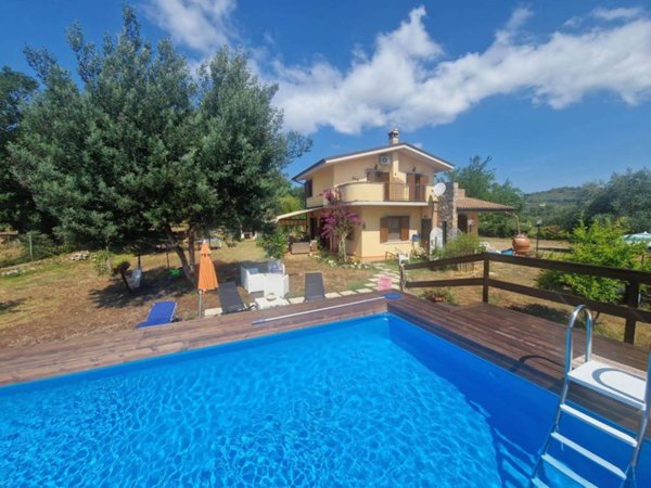 casa indipendente in vendita ad Itri