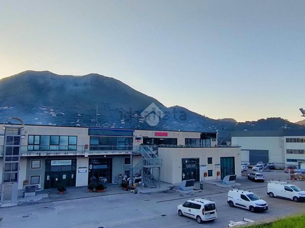 locale commerciale in vendita ad Itri