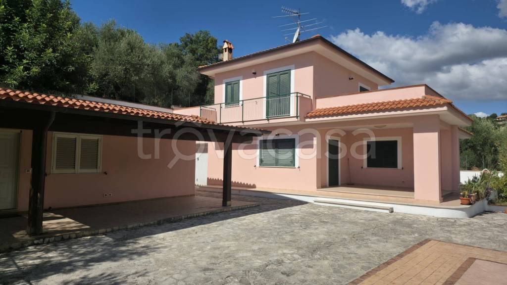 casa indipendente in vendita ad Itri