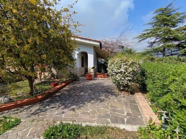 casa indipendente in vendita ad Itri