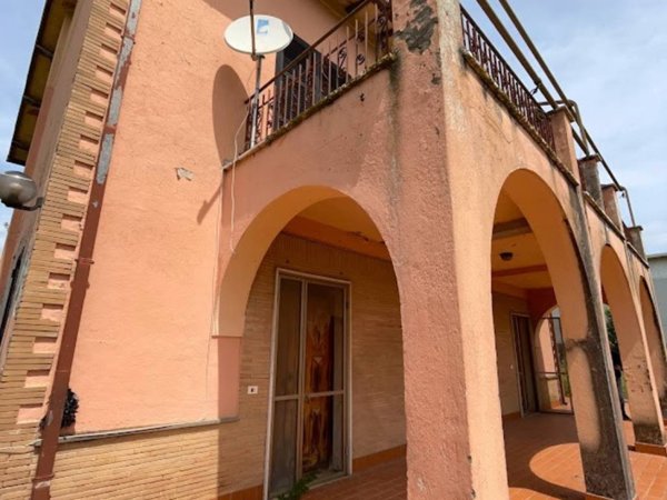 casa indipendente in vendita a Latina in zona Borgo Grappa