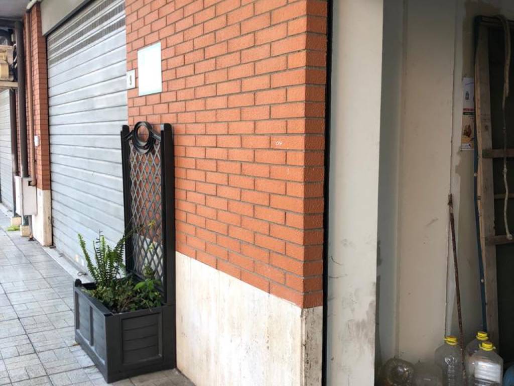 negozio in vendita a Latina