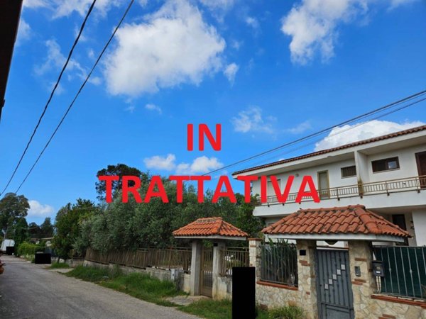 casa indipendente in vendita a Latina