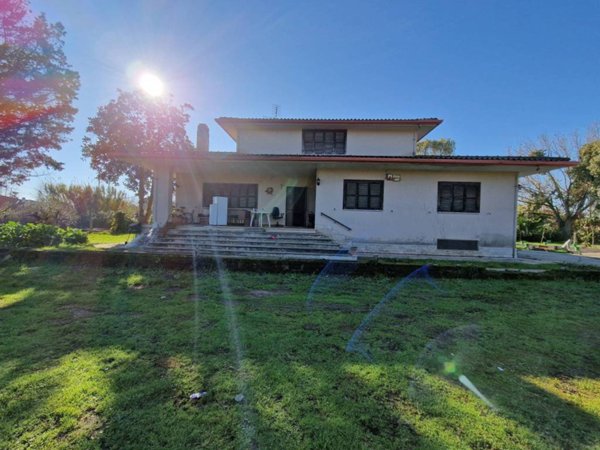 casa indipendente in vendita a Latina