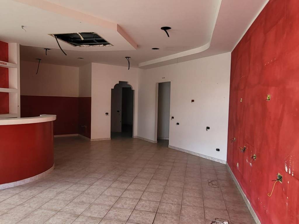 negozio in vendita a Latina in zona Borgo Carso