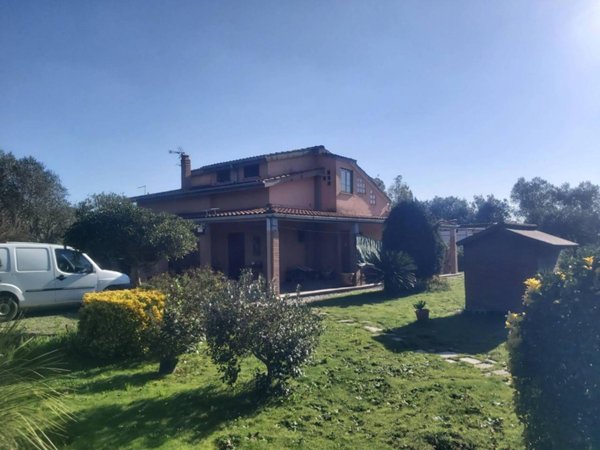casa indipendente in vendita a Latina in zona Borgo Sabotino