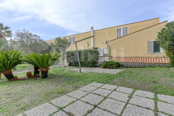 appartamento in vendita a Latina in zona Fogliano
