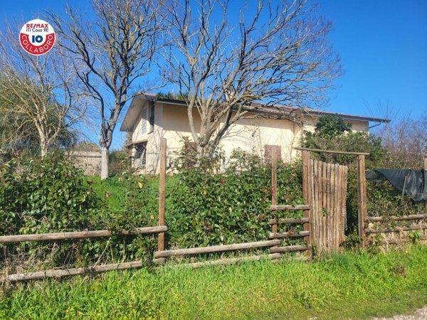casa indipendente in vendita a Latina