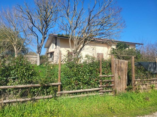 casa indipendente in vendita a Latina in zona Borgo Grappa